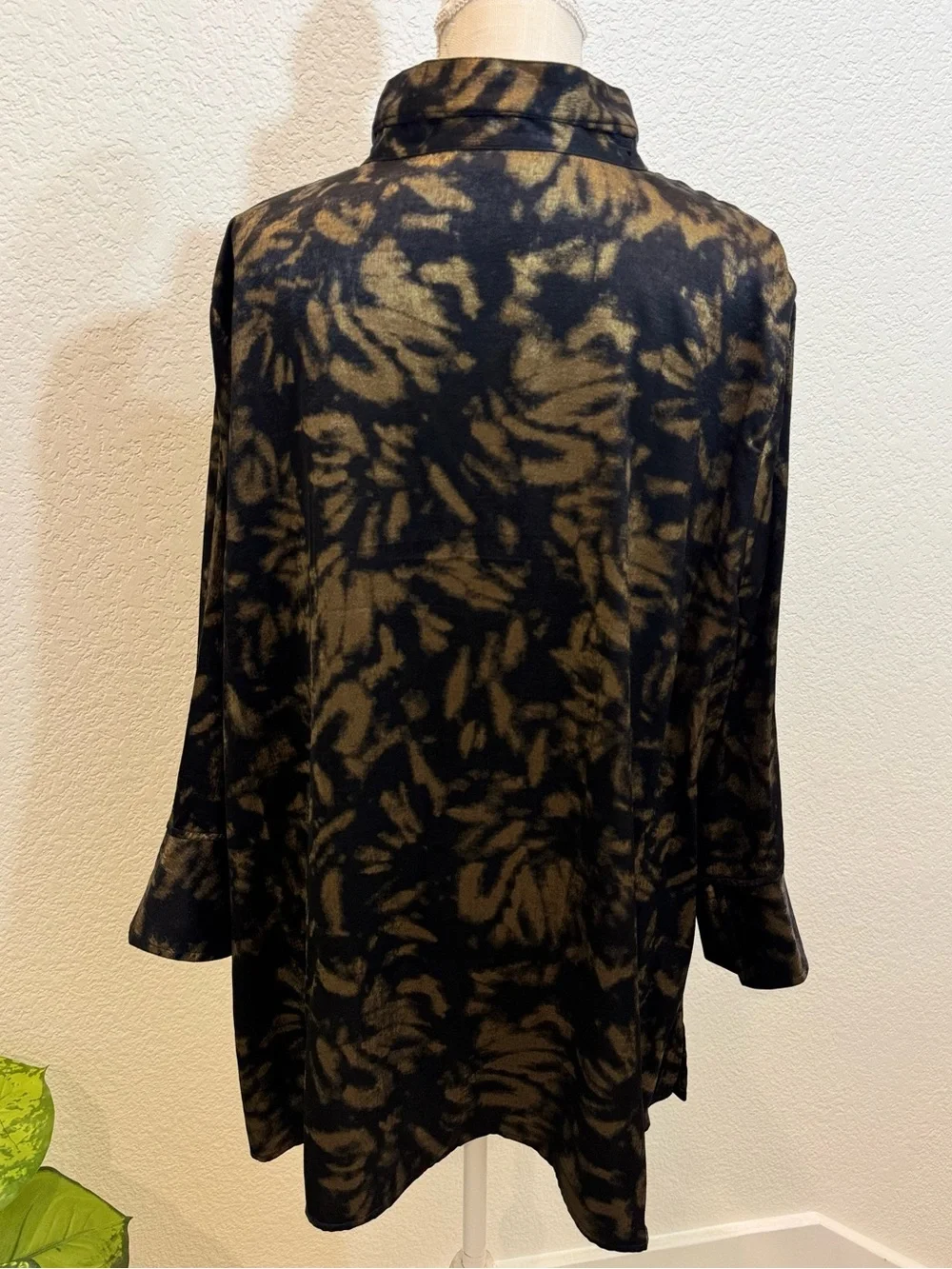 Ali Miles Women’s Plus Size, Casual & Dressy Blouse, Gold & Black. Size 2X